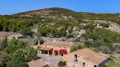 Mallorquinisches Anwesen mit 50 Hektar Land kaufen in Sant Llorenc, Mallorca