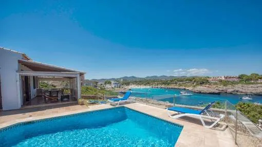 Villa mit Meerblick und touristischer Vermietungslizenz kaufen in Porto Colom, Mallorca