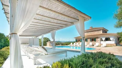 Wunderschönes Landhaus mit Ferienlizenz kaufen in Muro, Mallorca