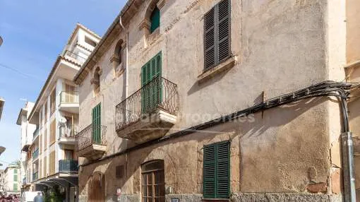 Eck-Dorfhaus in der Nähe vom Hauptplatz kaufen in Sa Pobla, Mallorca