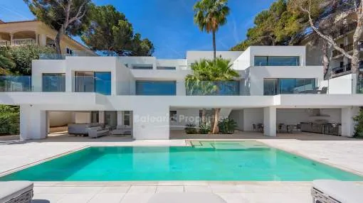Luxuriöse Villa mit direktem Meereszugang kaufen in Cala Vinyes, Mallorca
