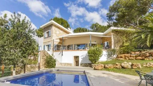 Villa mit privatem Garten und Pool kaufen in Portals Nous, Mallorca