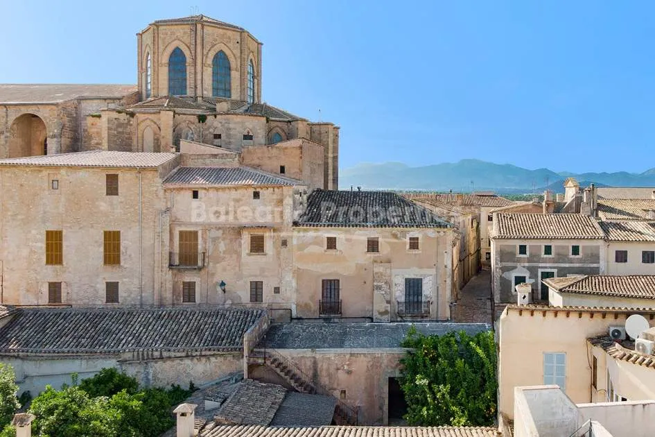 Palast ähnliches Dorfhaus kaufen in Sineu, Mallorca