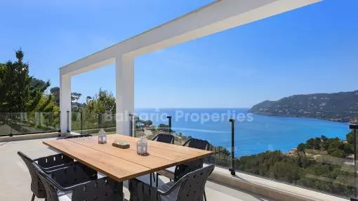 Luxuriöse Meerblick Villa mit Mietlizenz kaufen in Canyamel, Mallorca