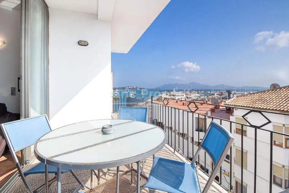 Fantastische Penthouse-Wohnung kaufen am Meer in Puerto Pollensa, Mallorca