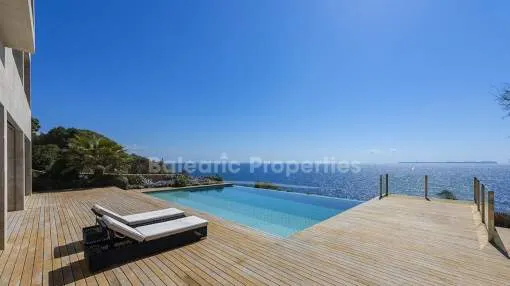 Moderne Villa mit Pool und Spa kaufen in erster Meereslinie in Cala Pi, Llucmajor, Mallorca