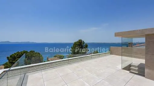 Moderne Villa mit Meerblick kaufen in Alcanada, Mallorca