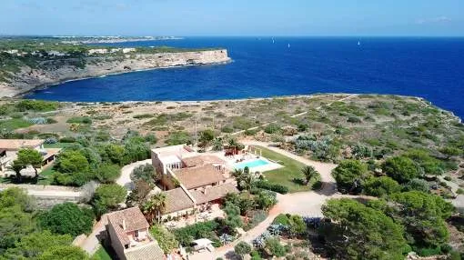 Luxuriöse Villa in erster Meereslinie kaufen bei Cala Figuera, Mallorca