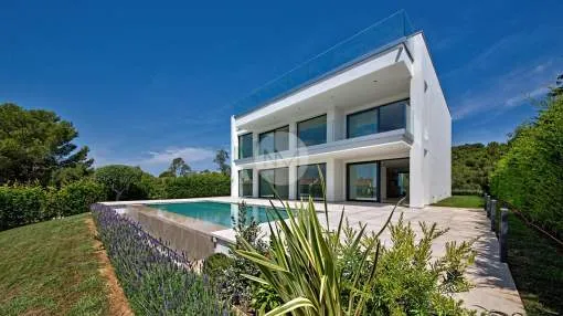 Spektakuläre Villa mit Meerblick und Pool in Alcanada, Alcudia, Mallorca 
