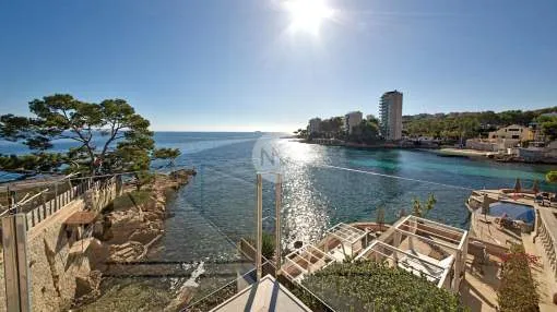 Luxuriöse Villa direkt am Meer zum Verkauf in Cas Catala, Mallorca 