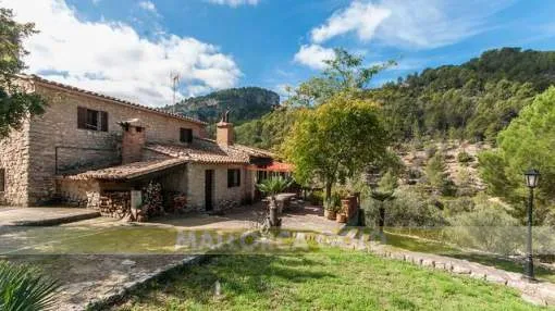 Mallorca Finca zu verkaufen: Idyllisches Landhaus im wunderschönen Tal von Alaró