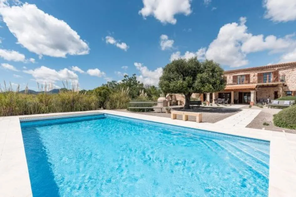 Herrschaftliche und luxuriöse Landfinca mit traumhaftem Meerblick und Ferienvermietlizenz in S´Espinagar Herrschaftliche und luxuriöse Landfinca mit traumhaftem Meerblick und Ferienvermietlizenz in S´Espinagar