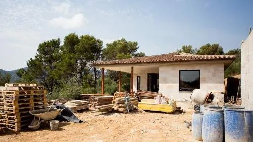 Im Bau befindliche Luxusfinca mit Fertigstellung für 2018 in exponierter Lage und Dorfnähe Im Bau befindliche Luxusfinca mit Fertigstellung für 2018 in exponierter Lage und Dorfnähe