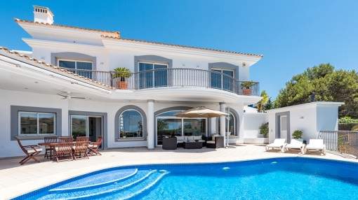 Meerblickvilla mit schöner Ausrichtung in Santa Ponsa Meerblickvilla mit schöner Ausrichtung in Santa Ponsa