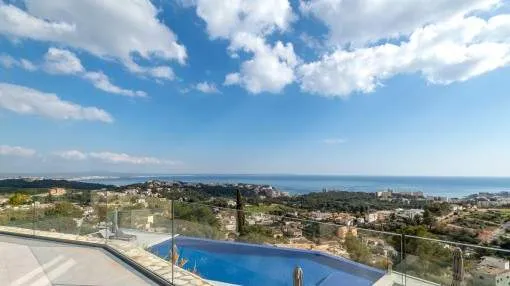 Newly-built duplex apartment with a 140 sqm terrace and tremendous views over Palma and the sea