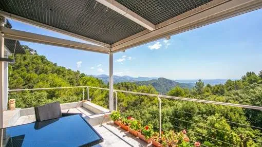 Moderne Villa mit schönem Panoramablick in Esporlas