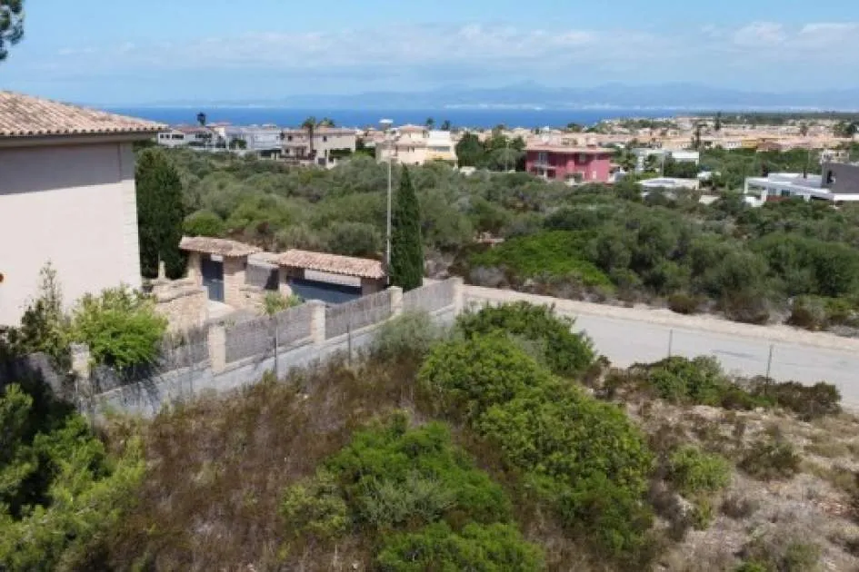 Sehr schön gelegenes Panoramablick-Grundstück mit aktueller Baugenehmigung in Sa Torre
