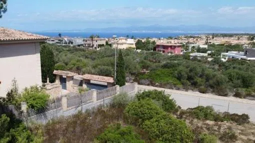 Sehr schön gelegenes Panoramablick-Grundstück mit aktueller Baugenehmigung in Sa Torre