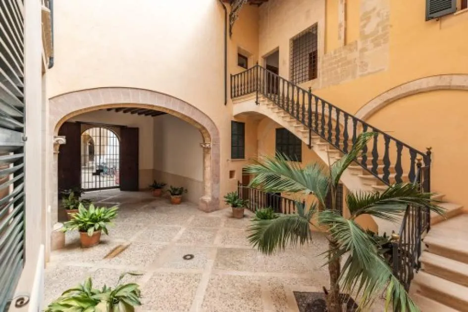 Exklusive, kürzlich sanierte Wohnung in einem Herrenhaus aus dem Jahr 1810 in der Altstadt Palmas