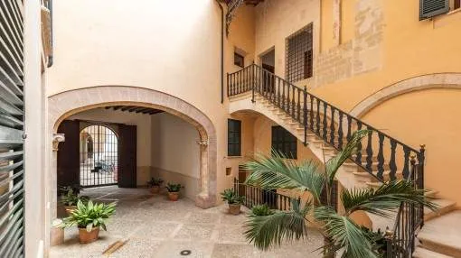 Exklusive, kürzlich sanierte Wohnung in einem Herrenhaus aus dem Jahr 1810 in der Altstadt Palmas