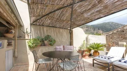 Tolles renoviertes Dorfhaus mit Terrasse und herrlicher Aussicht in Valldemossa