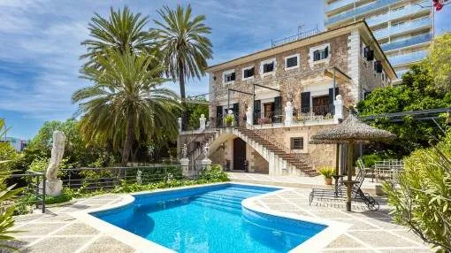 Schöne herrschaftliche Villa mit großem historischen Wert und Meerblick in Palma
