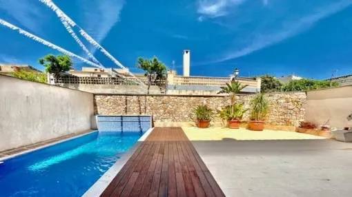 Modernes, freistehendes Stadthaus mit Pool, Garage, Ölzentralheizung und Klimaanlage in Maria de la Salut