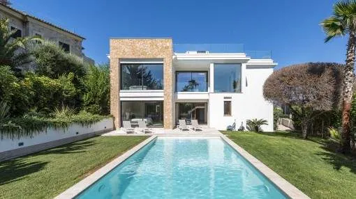 Erstklassige Luxus-Villa mit Pool, traumhafter Dachterrasse und Blick aufs Meer in einer ruhiger Gegend von Santa Ponsa