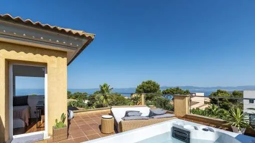 Wunderschöne Villa mit Ferienvermietlizenz und traumhaftem Meerblick in Bahia Azul