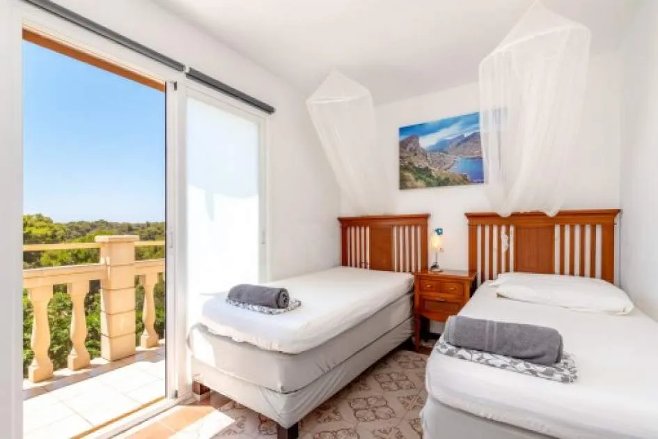 Bezaubernde Villa mit Ferienvermietlizenz wenige Meter vom Meer entfernt in Cala Figuera
