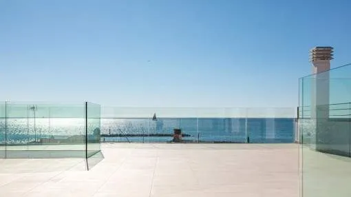 Neues, modernes Stadthaus mit ultimativen Blick über den Hafen und das Meer, im Herzen von Portixol