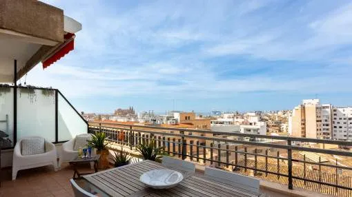 Penthouse Apartment mit Terrasse und fantastischen Blick aufs Meer in der Altstadt von Palma