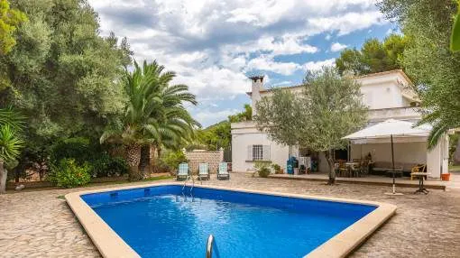 Ruhig gelegene Villa mit Pool und viel Potenzial in Nova Santa Ponsa
