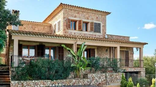 Fantastische Villa in Santa Eugenia im mediterranen Stil mit Swimmingpool