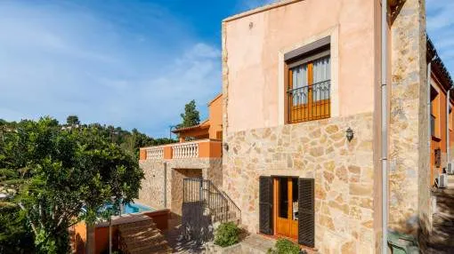 Familienvilla in Esporles mit Pool und malerischem Panoramablick auf die Bucht von Palma