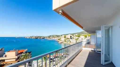 Renoviertes Apartment mit fantastischem Meerblick in unmittelbarer Nähe zum Strand von Cala Mayor