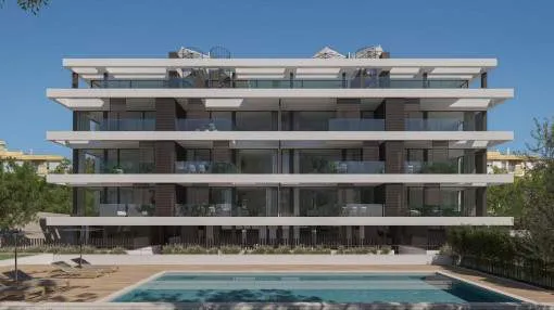 Neubau-Penthouse mit privater Dachterrasse und Meerblick, in unmittelbarer Strandnähe in Cala Mayor