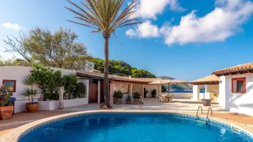 Villa im mediterranen Stil mit Gästeapartment und Meerblick in toller Lage von Cala Ratjada