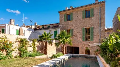Edel saniertes Dorfhaus mit Garten und Pool in Alaró