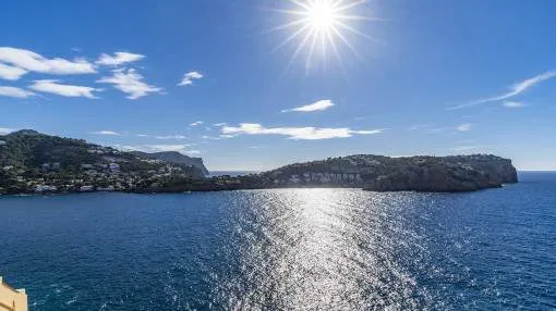 „MEER“ Mallorca geht nicht! Atemberaubendes Apartment mit phänomenalem Blick und Pool, in erster Meereslinie von Port d‘Andratx