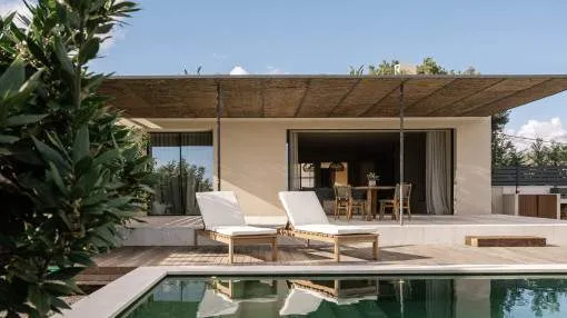 Freistehendes, luxuriöses Neubau-Haus mit Pool und Panorama-Dachterrasse in Establiments