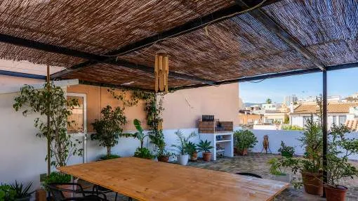 Geräumiges Apartment mit privater Dachterrasse in unmittelbarer Nähe zur Markthalle von Santa Catalina