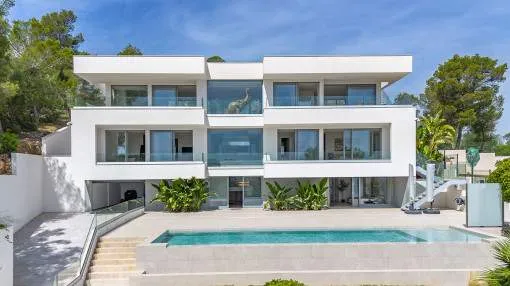 Luxusvilla mit Pool und fantastischem Meerblick in Palmanova Luxusvilla mit Pool und fantastischem Meerblick in Palmanova