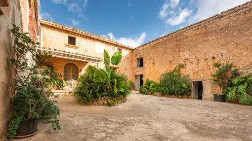 Historisches Finca-Anwesen mit Meerblick nahe Palma