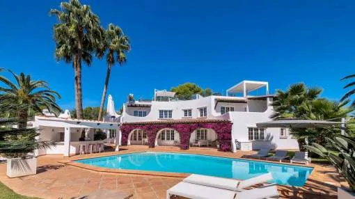 Villa mit Pool, fantastischem Blick und Ferienvermietungslizenz in Sol de Mallorca