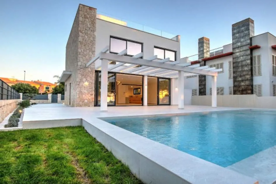 Designervilla mit Meerblick und Pool in Puig de Ros Designervilla mit Meerblick und Pool in Puig de Ros