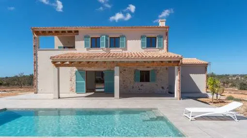 Mediterrane Neubau-Finca bei Ses Salines mit Pool und traumhaftem Weitblick