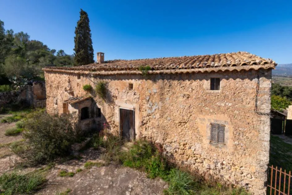 Historische rustikale Finca mit Panoramablick in Coves zu renovieren Historische rustikale Finca mit Panoramablick in Coves zu renovieren