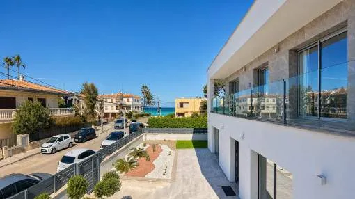 Moderne Neubauvilla 2026 · Erstbezug · 100 m zum Sandstrand Playa de Alcúdia