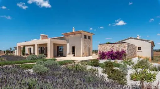 Luxus Finca mit Pool & Olivenhain – bezugsfertiger Neubau bei Es Trenc und Sa Ràpita